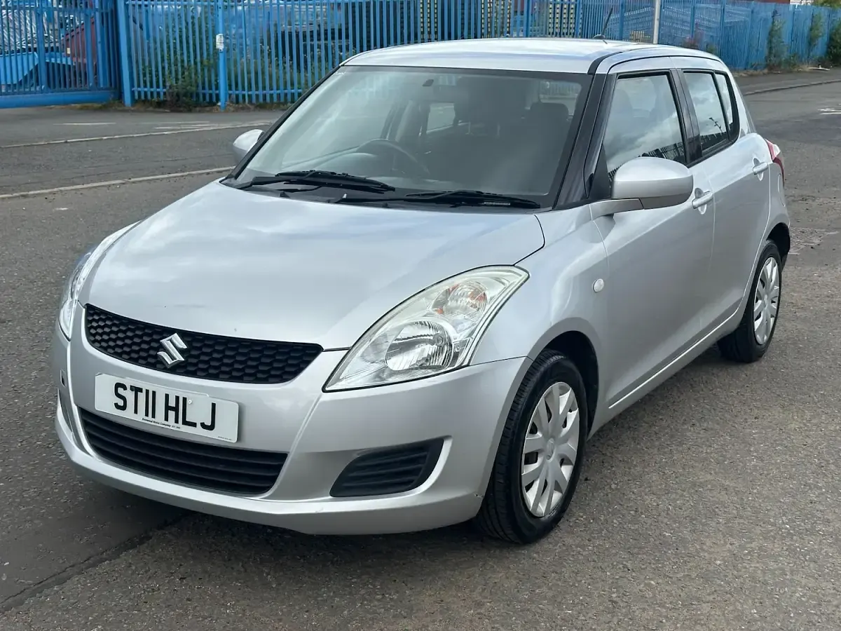 Used Suzuki Swift 94 HP (69 kW) 2011 Silver Hatchback