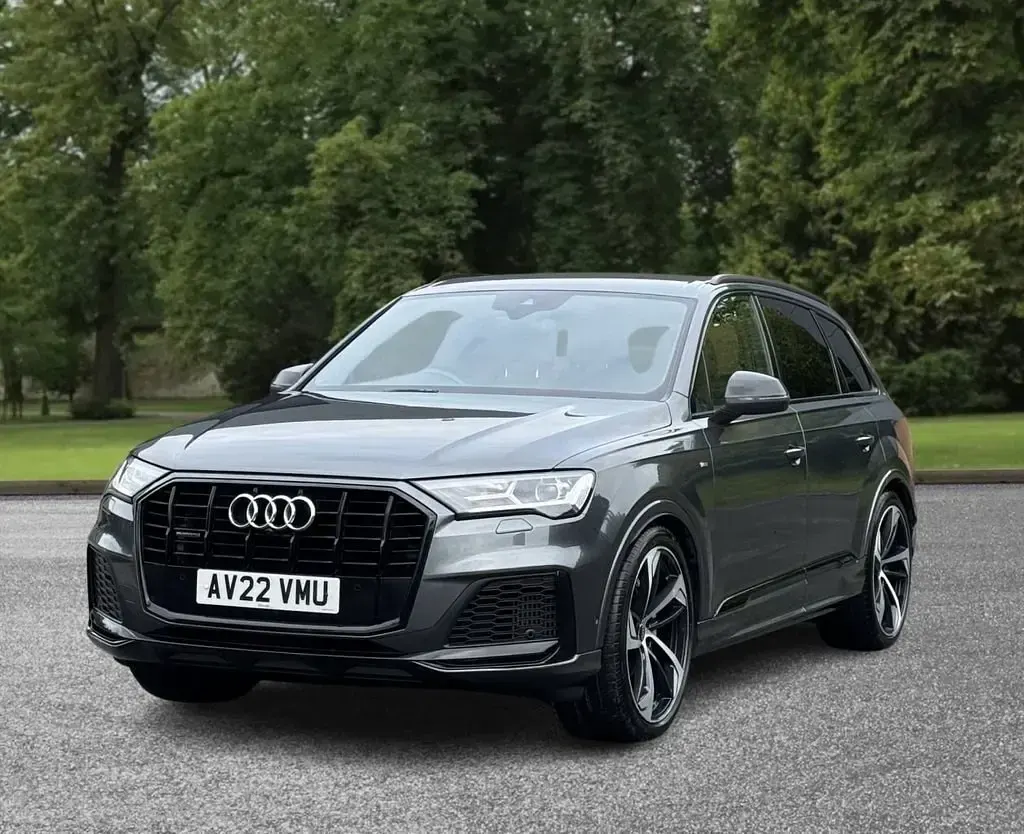 Usado Audi Q7 Black Edition 340 HP (250 kW) 2022 Cinzento SUV