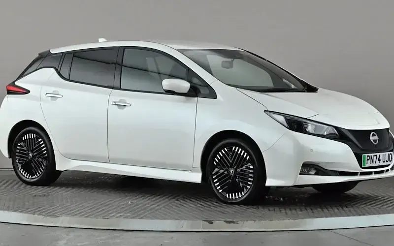 Used Nissan Leaf N-Connecta 110 kW (150 HP) 2025 Hatchback