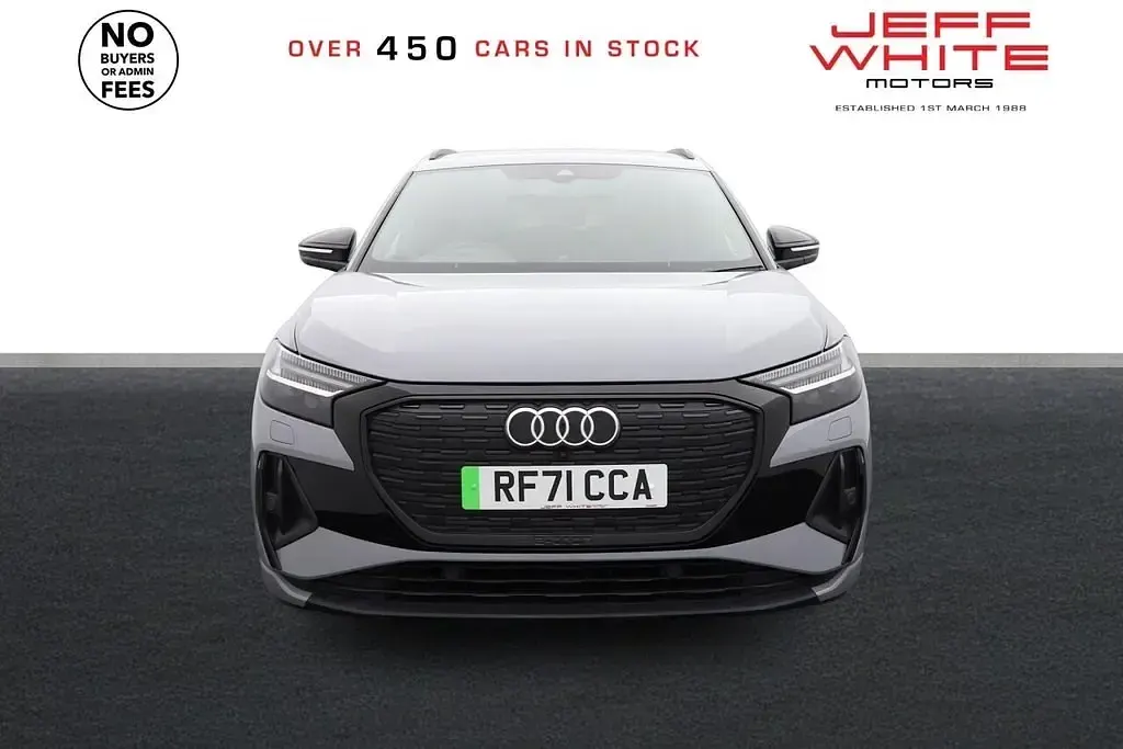 Używany Audi Q4 e-tron Comfort 219 kW (299 KM) 2022 Szary SUV