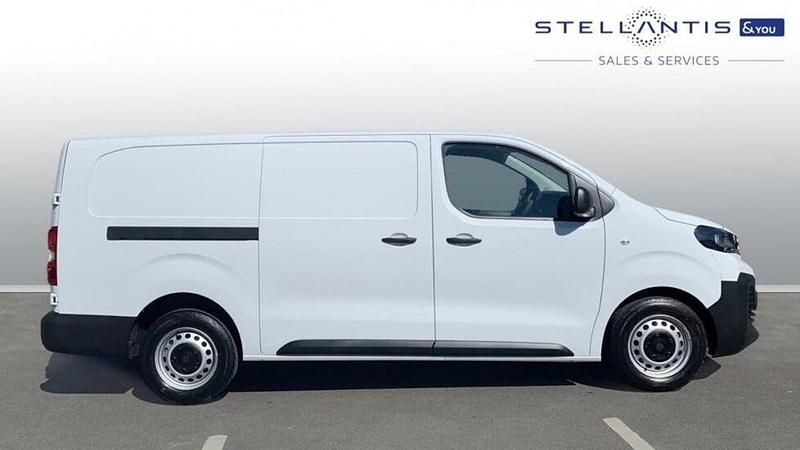 Used Peugeot Expert 143 HP (105 kW) 2025 White Van