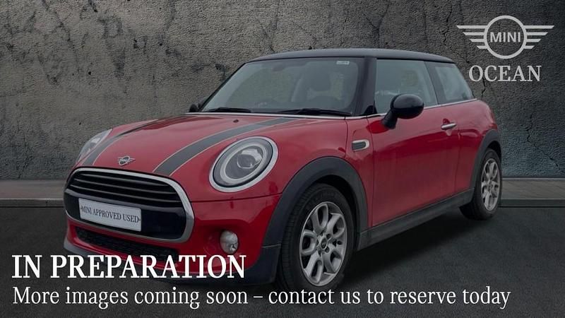 Usado Mini Cooper Hatch 134 CV (98 kW) 2018 Rojo Utilitario