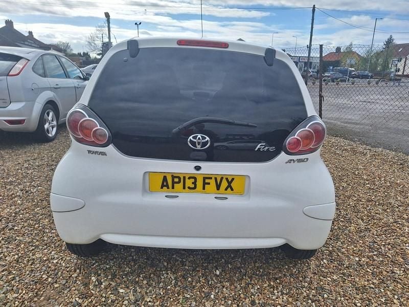 Used Toyota Aygo 68 HP (50 kW) 2013 White Hatchback