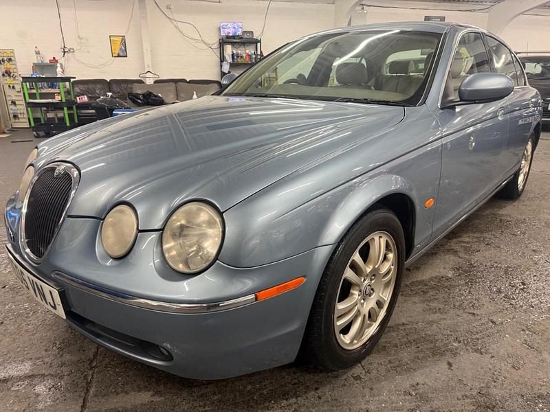 Usado Jaguar S-Type S 206 HP (151 kW) 2005 Azul Sedan