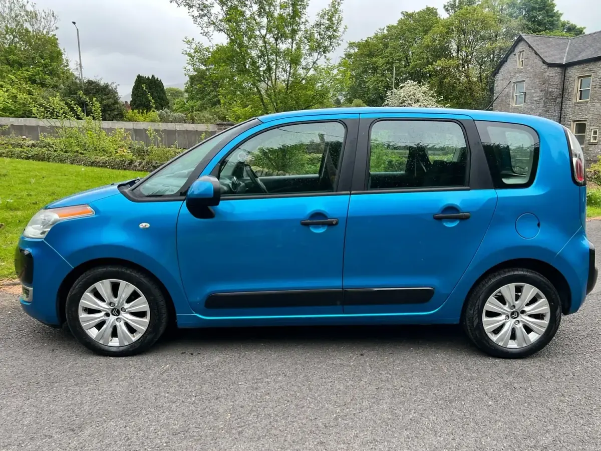 Begagnad Citroën C3 Picasso VTR Sport 2011 Blå Minibuss