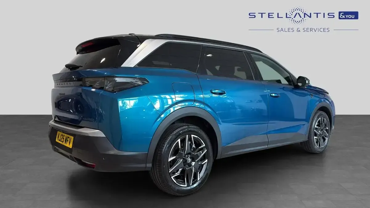 Used Peugeot 5008 GT 143 HP (105 kW) 2025 Blue SUV