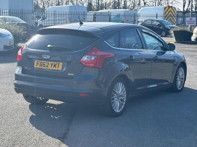 Used Ford Focus Zetec 115 HP (84 kW) 2013 Grey Hatchback