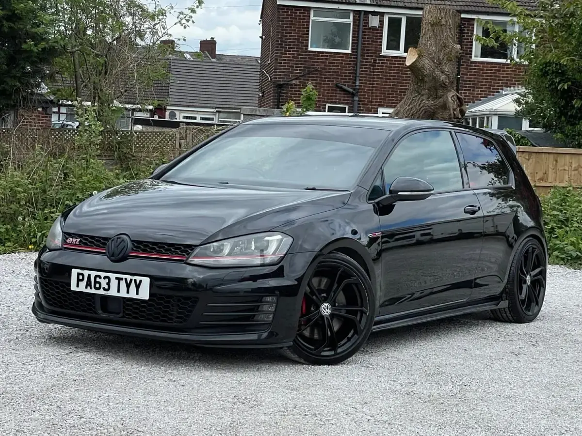 Second-hand VW Golf VII GTI 2016 Negru Hatchback