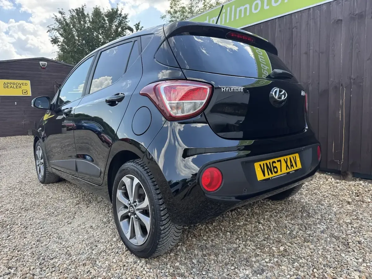 Used Hyundai i10 SE 87 HP (63 kW) 2017 Black Hatchback