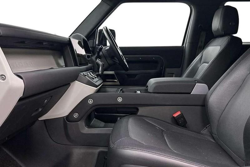 Usado Land Rover Defender SE Dynamic 245 HP (180 kW) 2022 Cinzento SUV