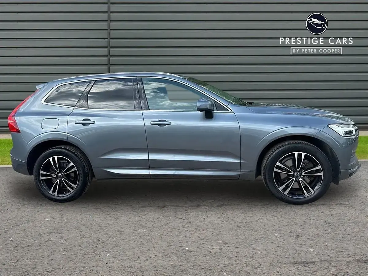 Usado Volvo XC60 190 CV (139 kW) 2020 Gris SUV