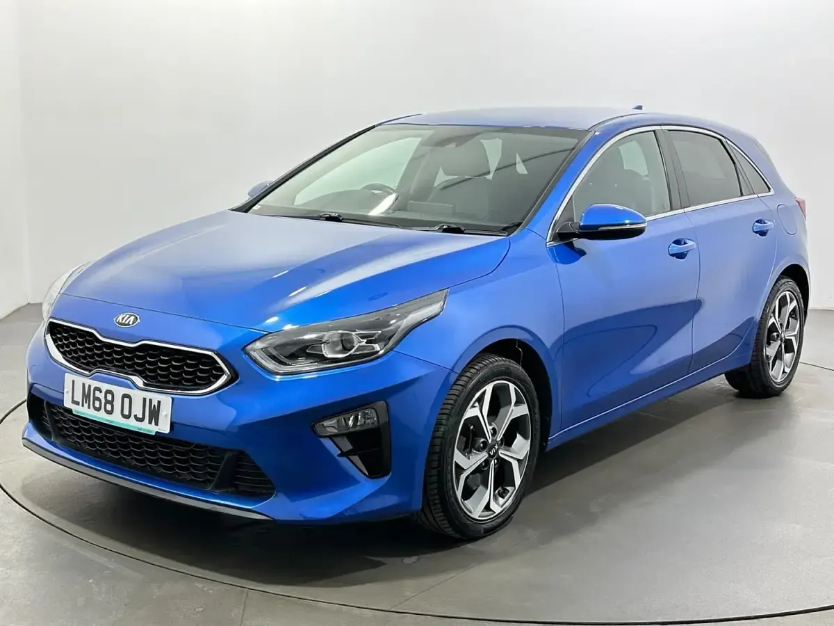 Gebraucht Kia Ceed 140 PS (102 kW) 2018 Blau Kleinwagen