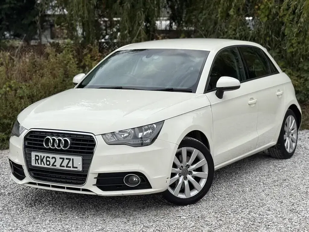 Usado Audi A1 Sport 105 HP (77 kW) 2012 Branco Citadino