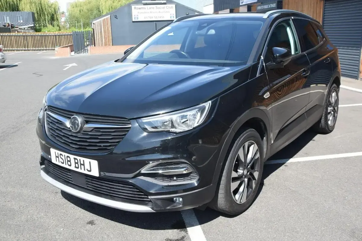 Used Vauxhall Grandland X Sport 130 HP (95 kW) 2018 Black SUV