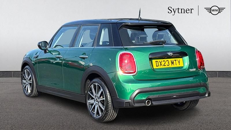 Used Mini Cooper Classic 134 HP (98 kW) 2023 Green Hatchback