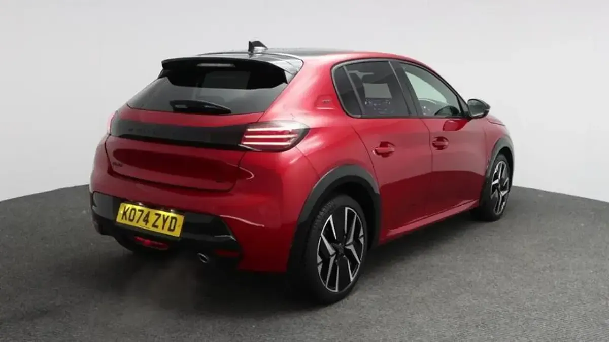 Gebraucht Peugeot 208 GTi 99 PS (72 kW) 2025 Rot Kleinwagen