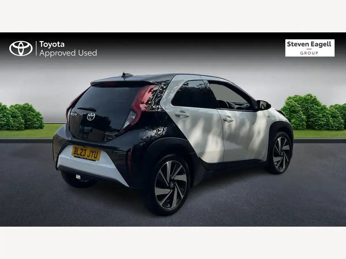 Used Toyota Aygo X 72 HP (52 kW) 2023 White SUV