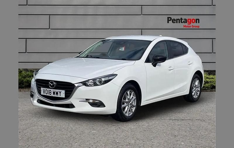 Used Mazda 3 117 HP (86 kW) 2018 White Hatchback