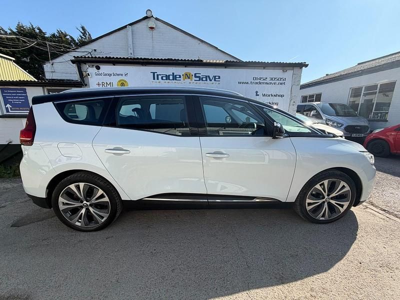 Used Renault Grand Scénic IV Dynamique 110 HP (80 kW) 2018 White MPV
