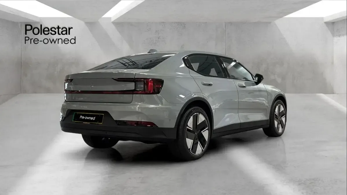 Novo Polestar 2 Long Range Single Motor 219 kW (299 HP) 2026 Cinzento Citadino