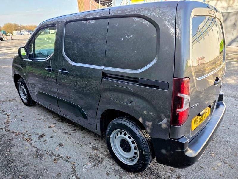 Used Vauxhall Combo Edition 100 HP (73 kW) 2019 Grey MPV