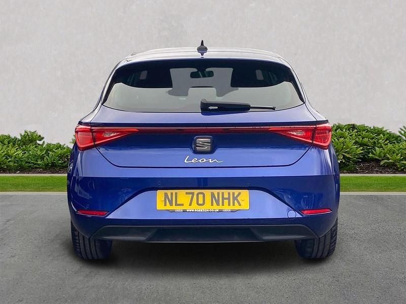 Used Seat Leon SE Dynamic 130 HP (95 kW) 2020 Blue Hatchback