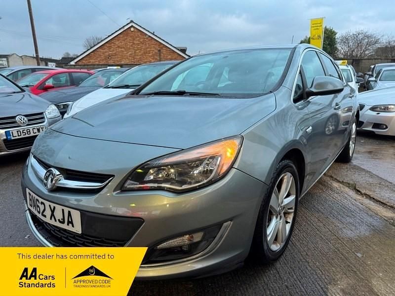 Silver Used 2012 Vauxhall Astra SRi Hatchback | £2,495 (Fair price) - Image 1/4