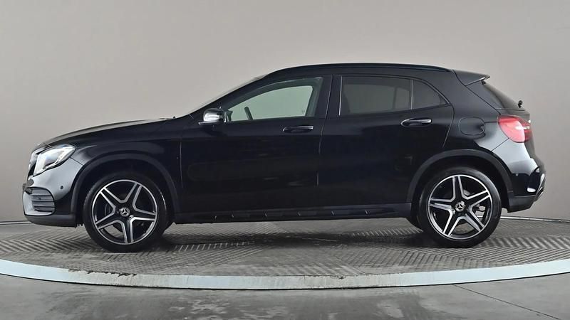Used Mercedes GLA200 AMG line 156 HP (114 kW) 2019 Black SUV