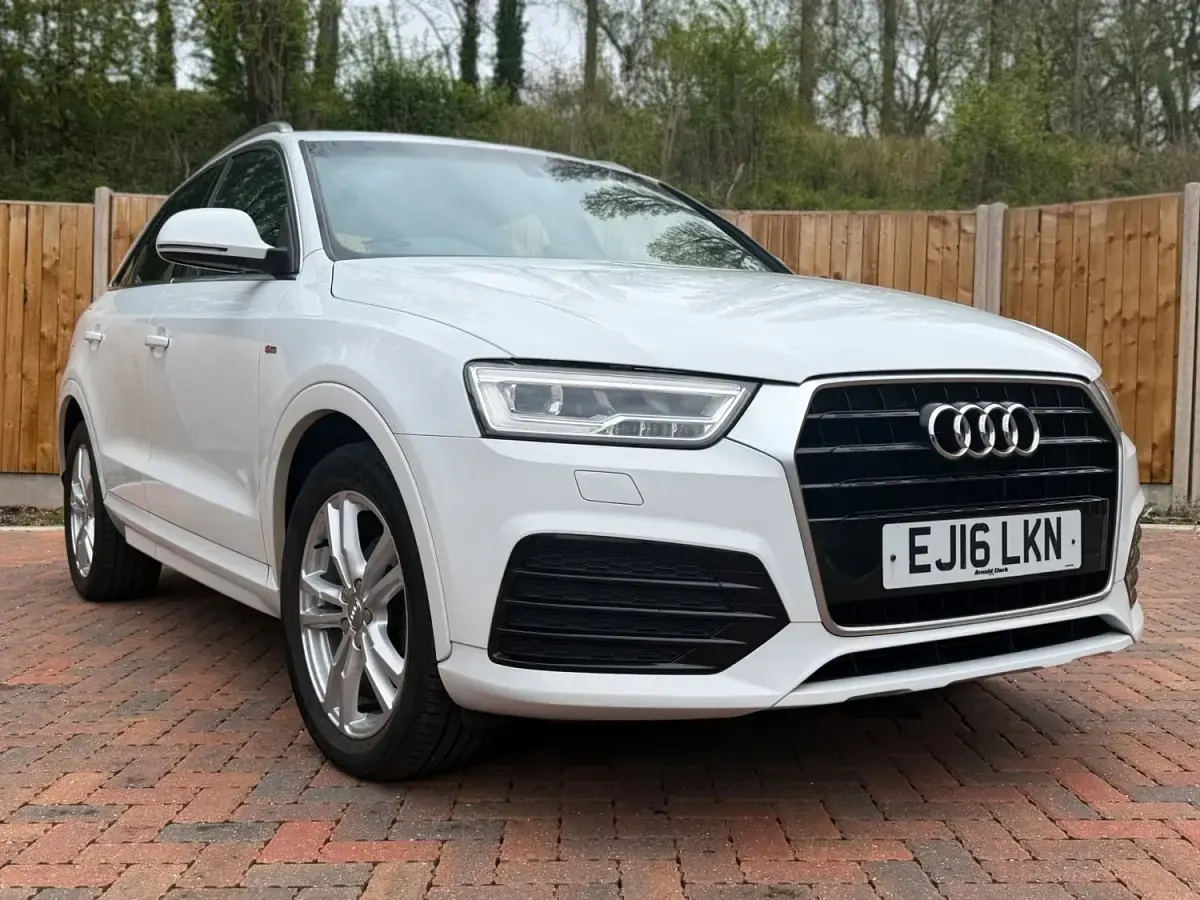 Używany Audi Q3 S-Line 150 KM (110 kW) 2016 Biały SUV