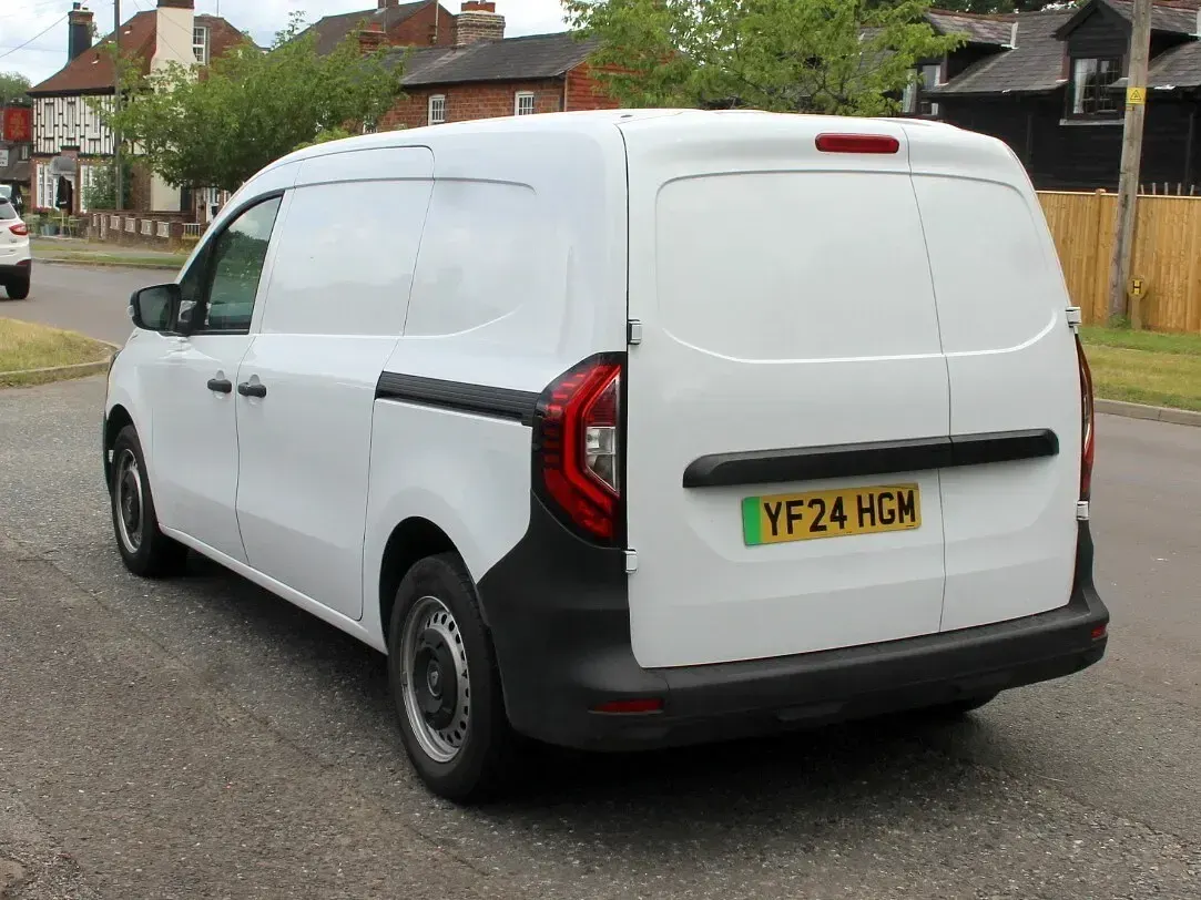 Used Renault Kangoo 89 kW (122 HP) 2024 White MPV