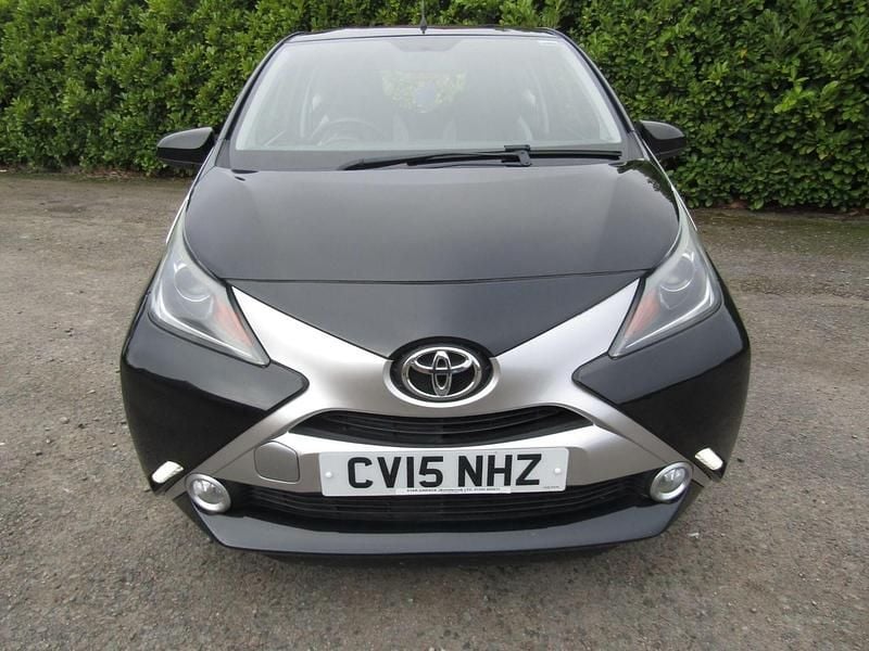 Used Toyota Aygo X-clusiv 2015 Black Hatchback