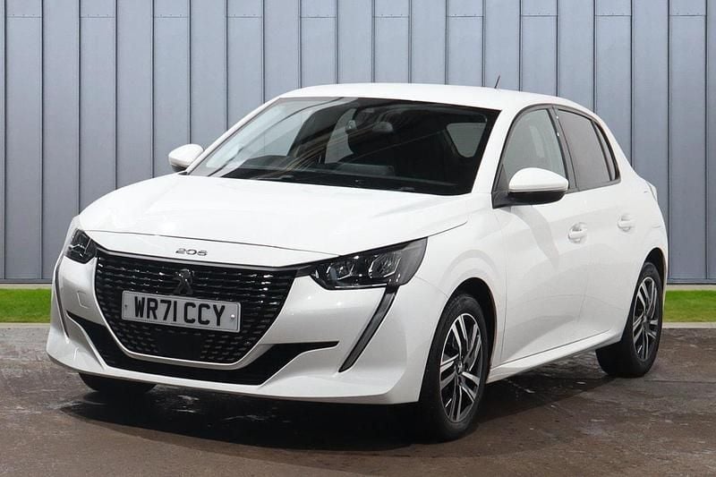 Used Peugeot 208 Allure Premium 99 HP (72 kW) 2021 White Hatchback