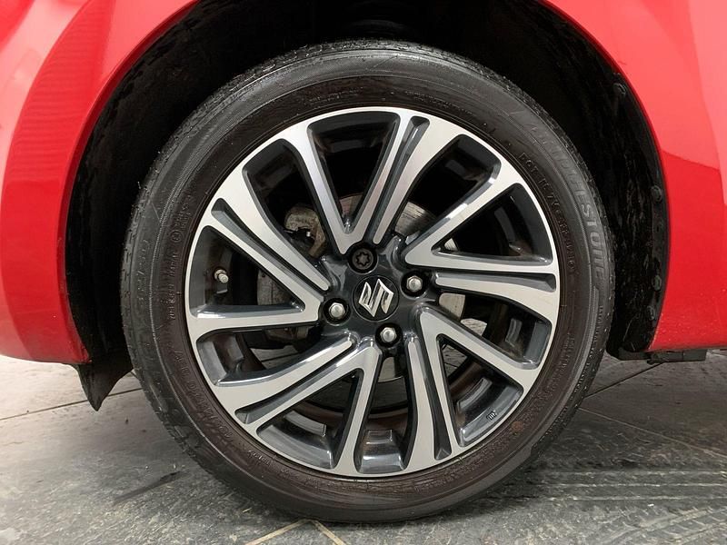 Begagnad Suzuki Swift SZ-L 2022 Röd Halvkombi