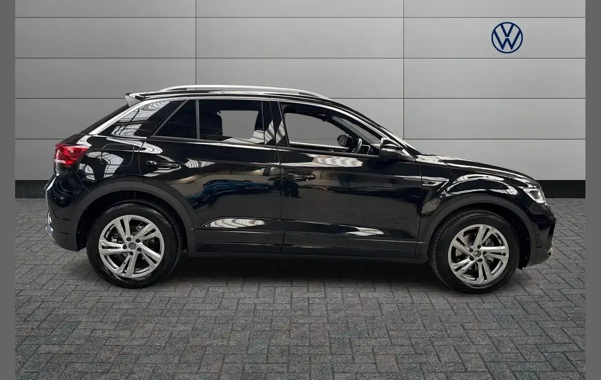 Used VW T-Roc R-line 150 HP (110 kW) 2025 Black SUV