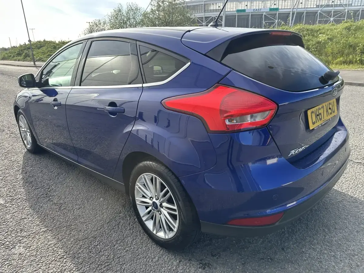 Usado Ford Focus Zetec 2017 Azul Citadino