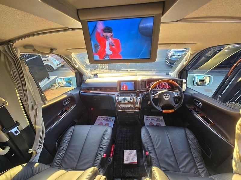 Used Nissan Elgrand 2025 White MPV