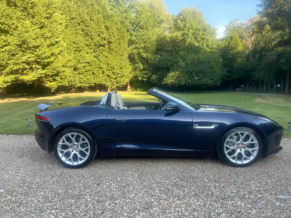Used Jaguar F-Type Supercharged 380 HP (279 kW) 2016 Blue Cabriolet