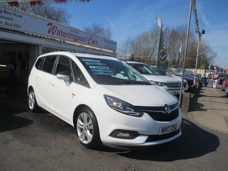 Used Vauxhall Zafira Tourer SRi 140 HP (102 kW) 2017 White MPV