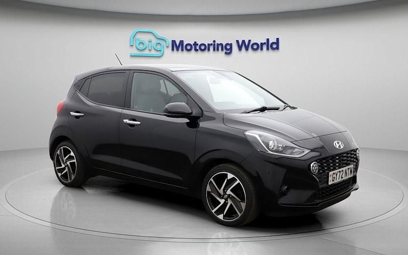 Used Hyundai i10 Premium 84 HP (61 kW) 2023 Black Hatchback