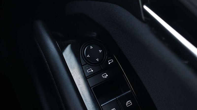 Used Mazda 3 Inclusive 2022 White Hatchback