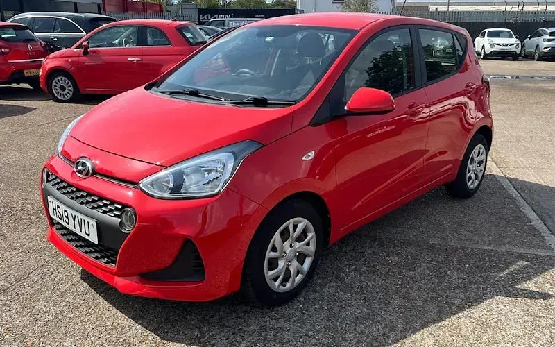 Used Hyundai i10 SE 67 HP (49 kW) 2019 Red Hatchback