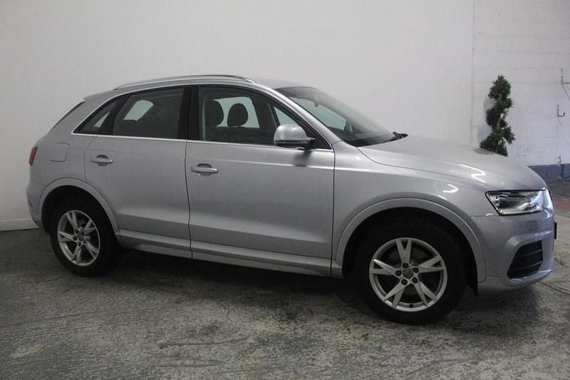 Usado Audi Q3 Design 184 HP (135 kW) 2015 Prateado SUV