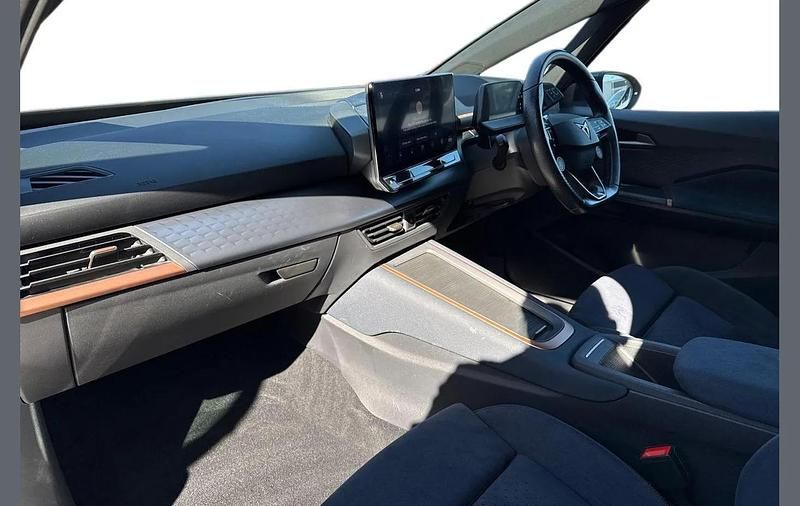 Used Cupra Born e-Boost 169 kW (230 HP) 2022 White Hatchback