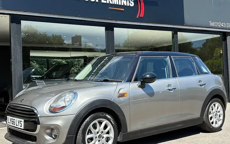 Used Mini Cooper Hatch 136 HP (100 kW) 2016 Hatchback