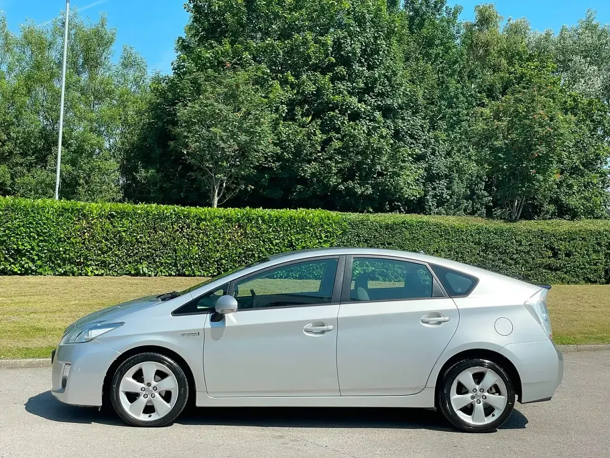 Used Toyota Prius 2011 Silver Hatchback