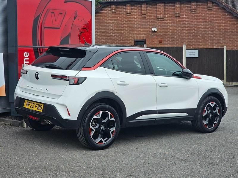 Used Vauxhall Mokka SRi 130 HP (95 kW) 2022 White SUV
