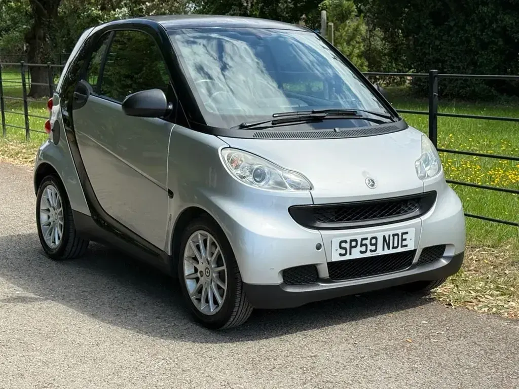 Usado Smart ForTwo Coupé Passion 71 HP (52 kW) 2009 Prateado Coupé