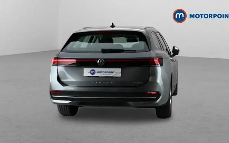 Usado VW Passat Life 204 HP (150 kW) 2025 Cinzento Carrinha