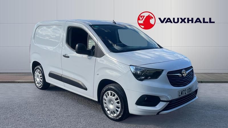 Used 2022 Vauxhall Combo Sportive MPV | £11,750 (Fair price) - Image 1/3