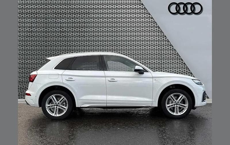 Used Audi Q5 S-Line 295 HP (216 kW) 2024 White SUV